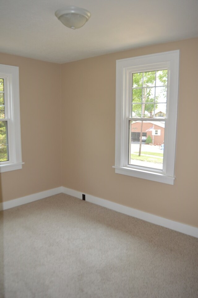 1211 S Sandusky Ave, Bucyrus, OH 44820 - unfurnished room with carpet and baseboards