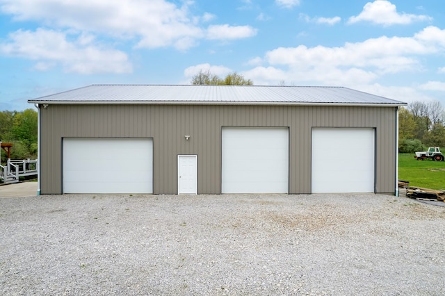 view of detached garage