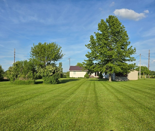 1112 Horning Rd, Crestline, OH 44827 - view of grassy yard