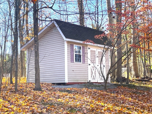 view of outdoor structure