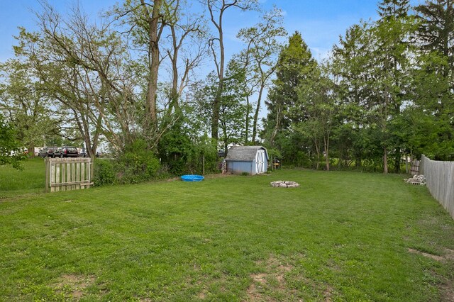 933 Fairfax Ave, Mansfield, OH 44906 - view of yard