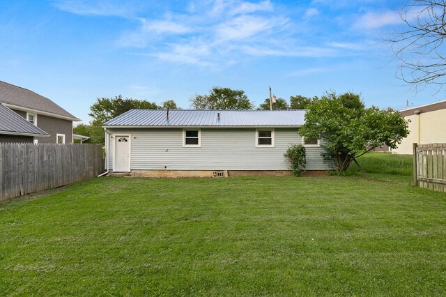 933 Fairfax Ave, Mansfield, OH 44906 - back of house featuring metal roof