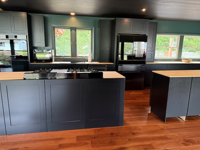 380 Tidd Dr, Galion, OH 44833 - kitchen featuring black appliances, wood finished floors, recessed lighting, gray cabinets, and wood ceiling