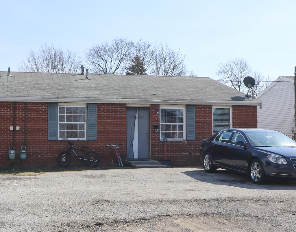 318 Elizabeth St, Willard, OH 44890 - photo 2
