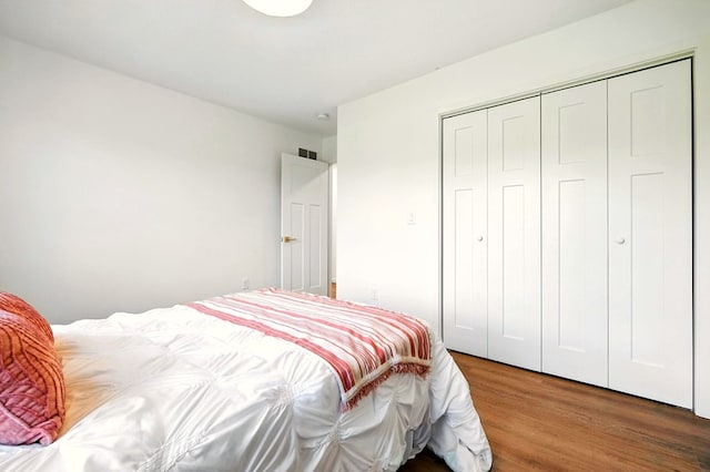 1360 Lexington Ontario Rd, Mansfield, OH 44904 - bedroom with wood finished floors and a closet