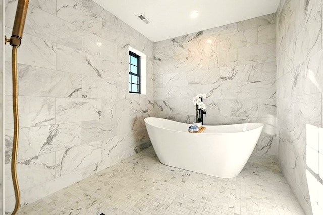1360 Lexington Ontario Rd, Mansfield, OH 44904 - full bath featuring a soaking tub