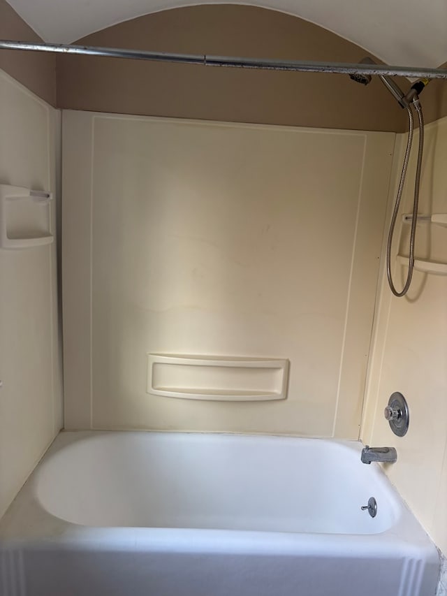 full bathroom featuring washtub / shower combination