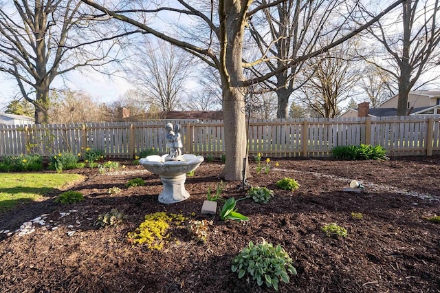 452 Pleasant Ln, Bucyrus, OH 44820 - view of yard with fence