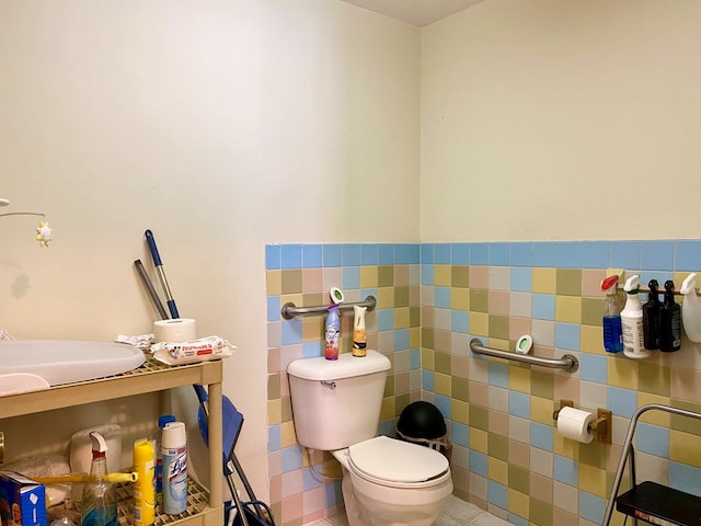 bathroom featuring toilet