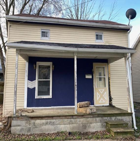 view of front facade featuring a porch