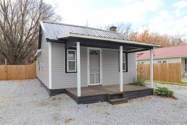 view of front of house with covered porch