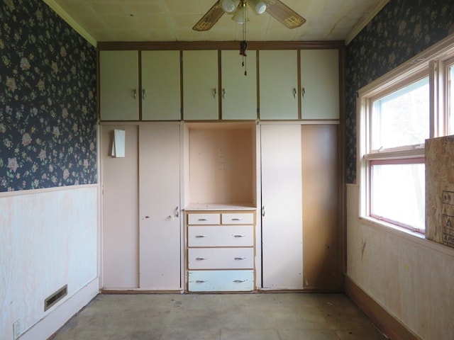875 E Walnut St, Galion, OH 44833 - view of closet