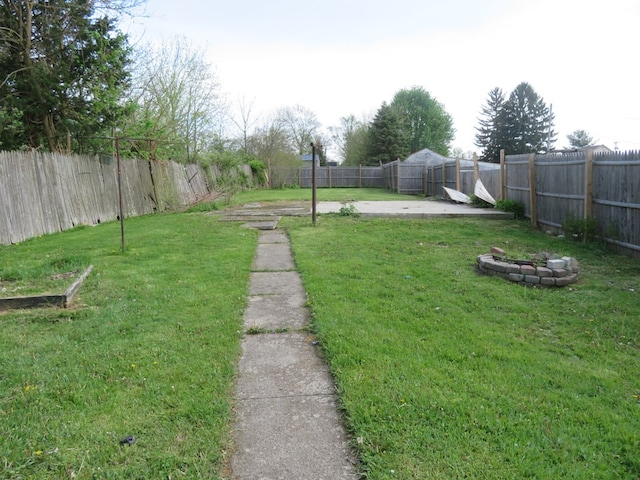 875 E Walnut St, Galion, OH 44833 - view of yard with a patio area