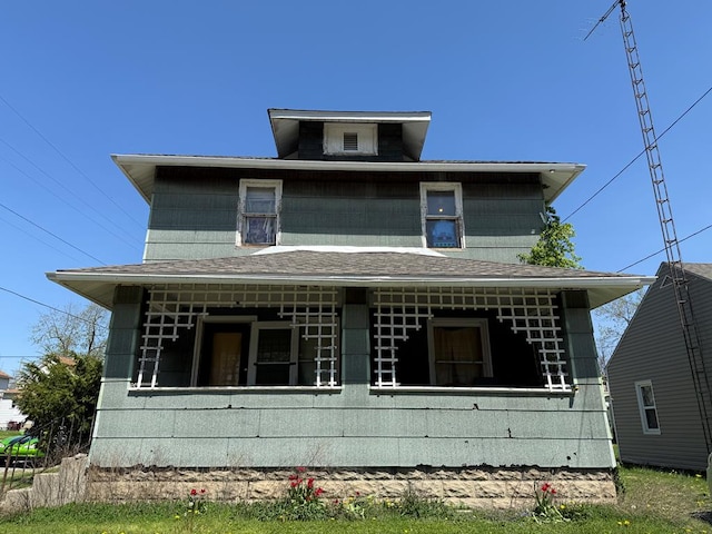 view of american foursquare style home