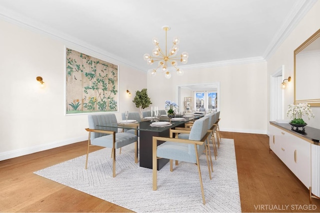 dining area featuring dark hardwood / wood-style flooring, crown molding, a chandelier, and a healthy amount of sunlight