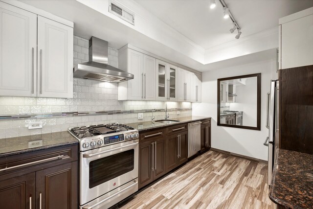 Listing photo 3 for 525 E 80th St Unit 1B, New York City NY 10075