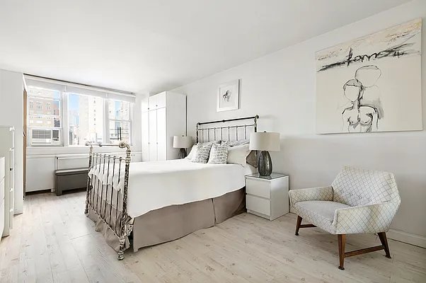 bedroom featuring light hardwood / wood-style flooring