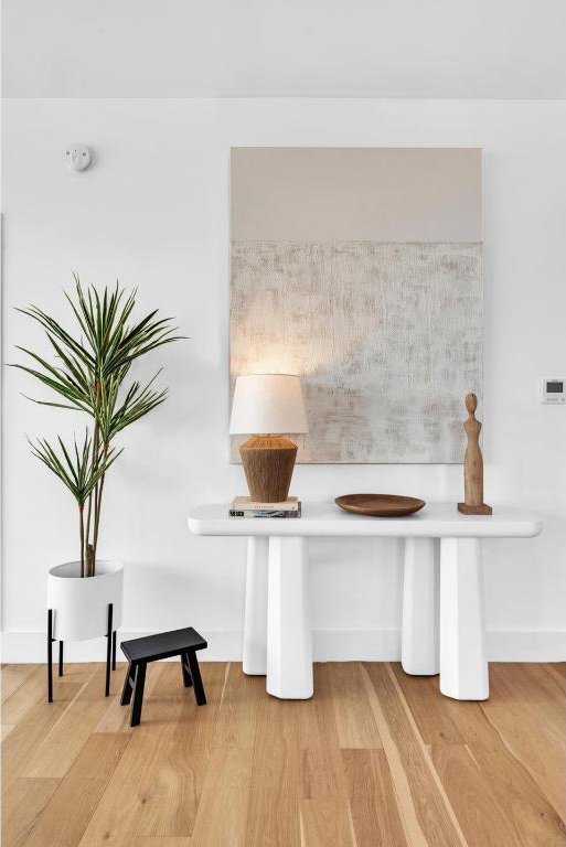 room details featuring hardwood / wood-style flooring