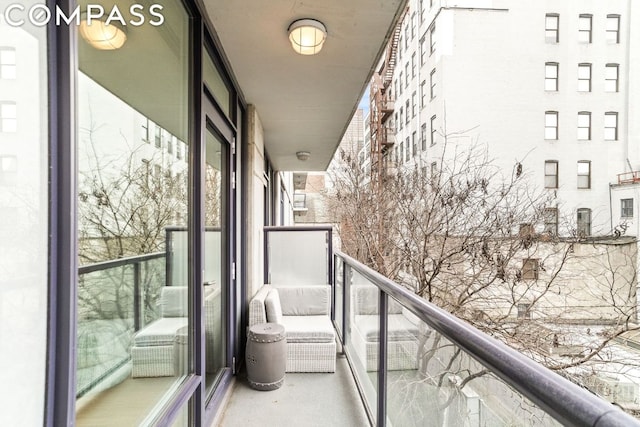 Listing photo 3 for 350 W 53rd St Unit 4C, New York City NY 10019