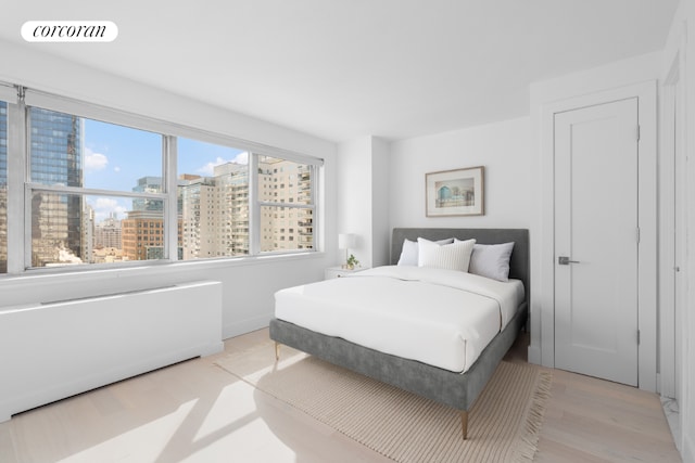 Listing photo 2 for 201 E 66th St Unit 11G, New York City NY 10065