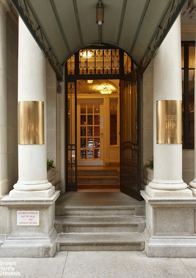 110 E 71st St Unit 19, New York City, NY 10021 - view of doorway to property