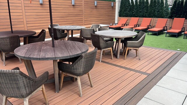 deck featuring outdoor dining space