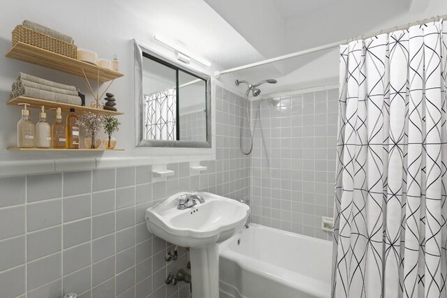 Listing photo 3 for 63 E 9th St Unit 4E, New York City NY 10003