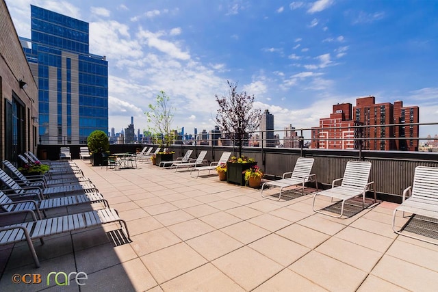 Listing photo 3 for 340 E 93rd St Unit 23C, New York City NY 10128