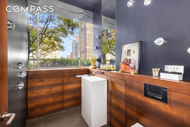 350 E 82nd St Unit 14Ab, New York City, NY 10028 - reception with a city view