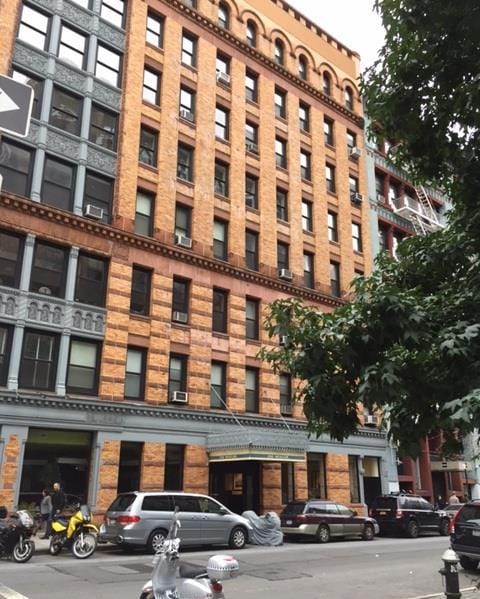 Listing photo 2 for 250 Mercer St Unit B906, New York City NY 10012