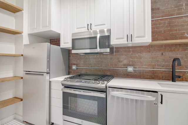 interior space featuring dark hardwood / wood-style flooring, cooling unit, a chandelier, and radiator heating unit