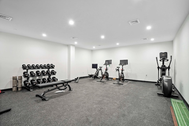 gym with visible vents, recessed lighting, and baseboards