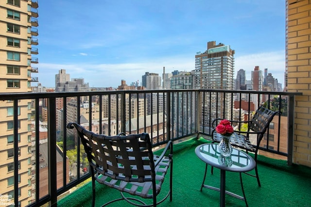 345 E 80th St Unit 19Ef, New York City, NY 10028 - balcony with a view of skyline