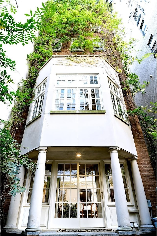 7 E 69th St, New York City, NY 10021 - view of property