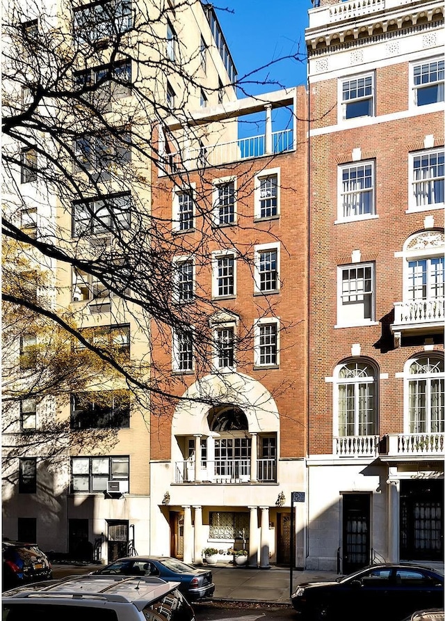 7 E 69th St, New York City, NY 10021 - view of apartment building / complex