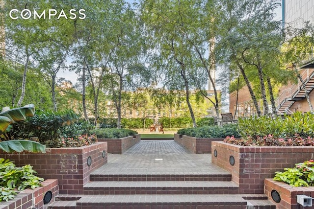 515 E 72nd St Unit 3Klmn, New York City, NY 10021 - surrounding community