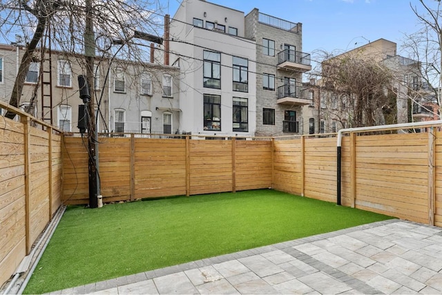 view of yard featuring a patio area