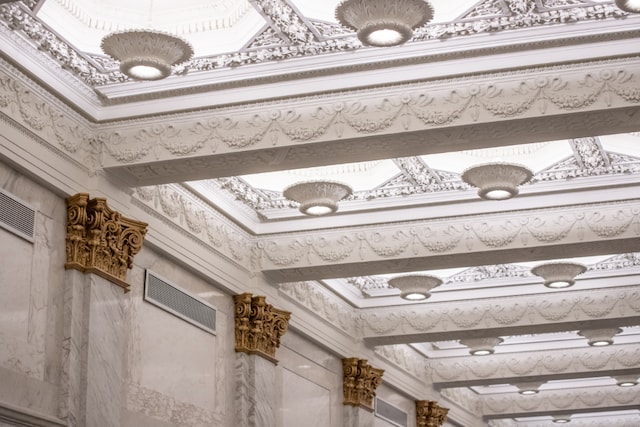 room details featuring crown molding