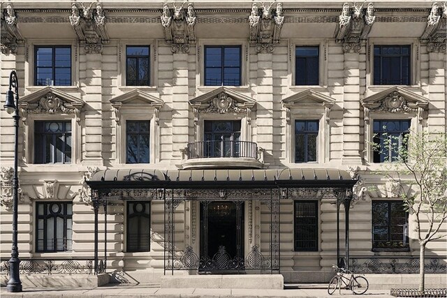 344 W 72nd St Unit 303, New York City, NY 10023 - view of front of property featuring a balcony