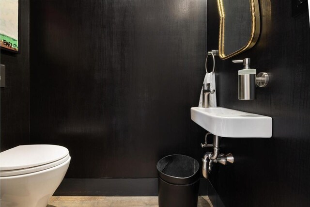 full bathroom featuring tile patterned flooring, vanity, toilet, and separate shower and tub