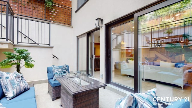 balcony featuring an outdoor hangout area