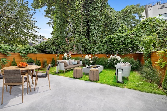 view of patio with outdoor lounge area