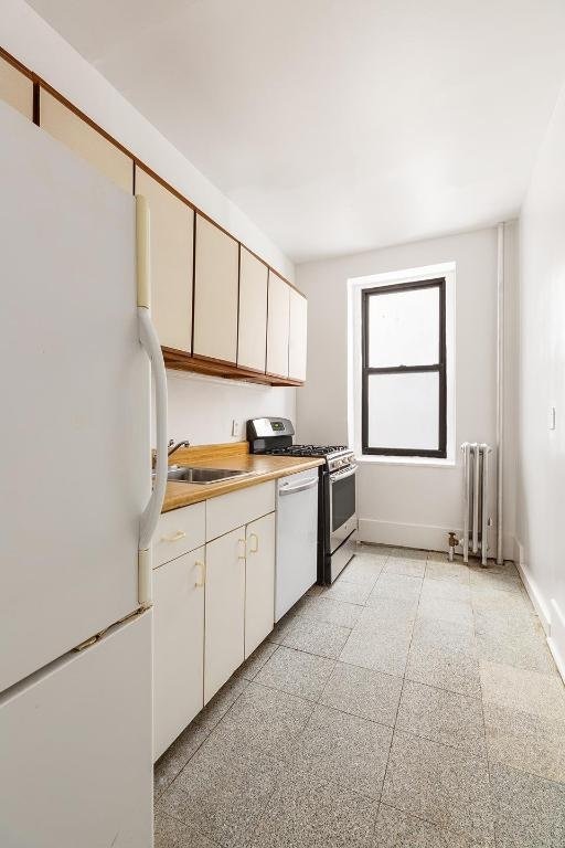 Listing photo 3 for 333 4th St Unit 1G, New York City NY 11215