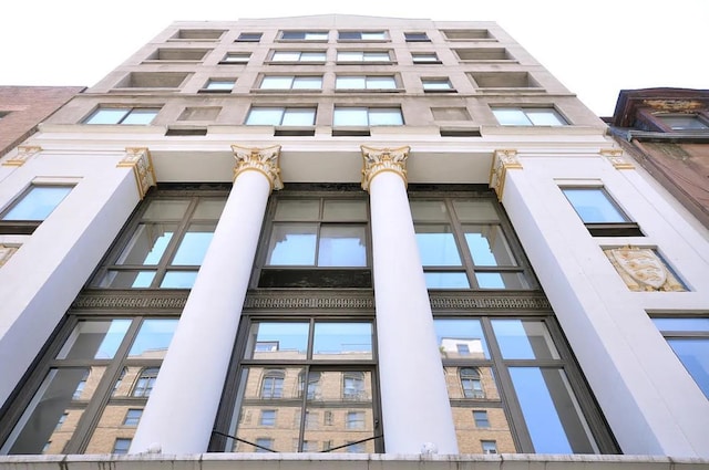 324 W 23rd St Unit 5B, New York City, NY 10011 - view of building exterior