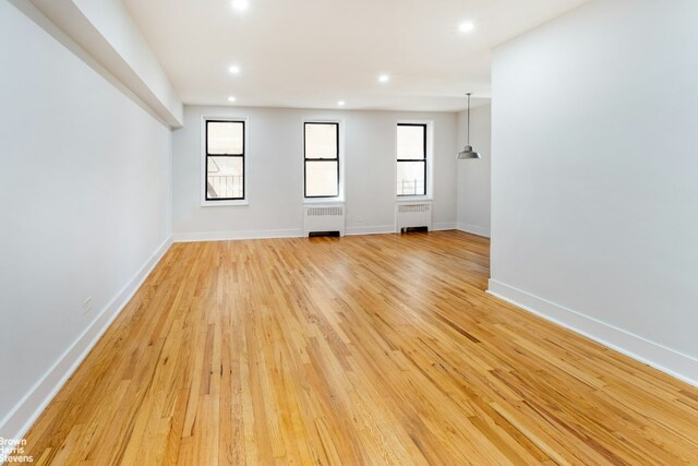 Listing photo 2 for 525 W 235th St Unit 3F, New York City NY 10463