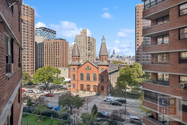 266 E Broadway Unit B606, New York City, NY 10002 - skyline view