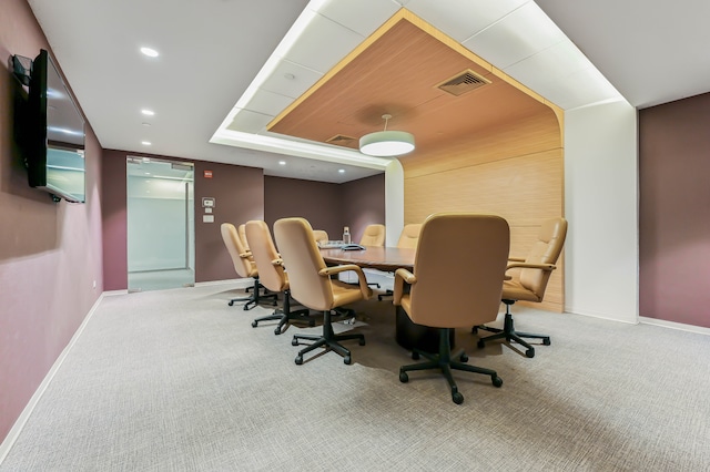 home office featuring carpet, visible vents, baseboards, and recessed lighting