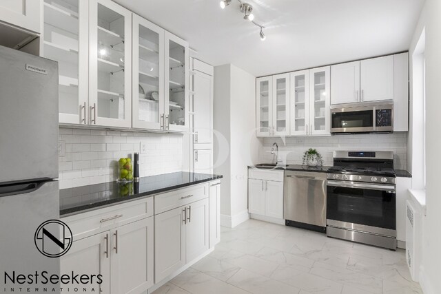 Listing photo 2 for 36 Dahill Rd Unit 1-N, New York City NY 11218