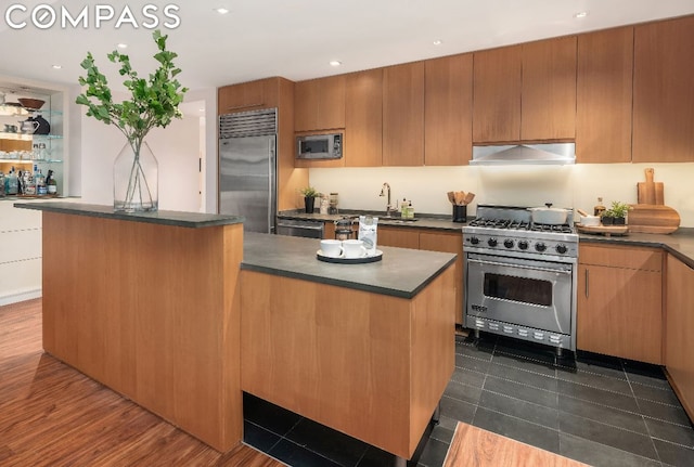 Listing photo 3 for 255 Hudson St Unit Th1, New York City NY 10013