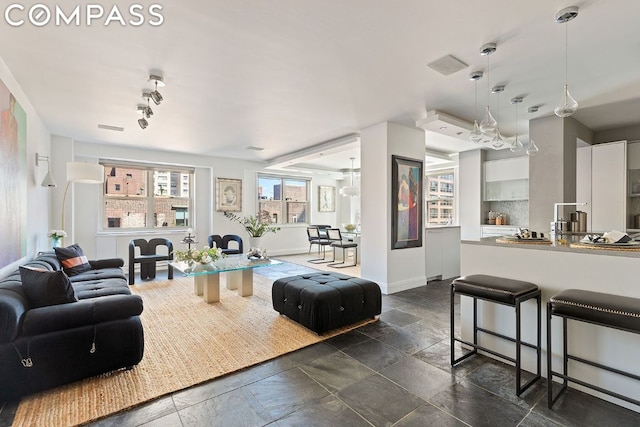 Listing photo 2 for 400 E 54th St Unit 19F, New York City NY 10022